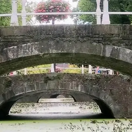 Oda ve Kahvaltı Lange Geer
